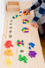 Rauten-Mosaik-Quartett: Geometrie und Feinmotorik entdecken – Bild 4