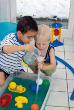 Wasserwerkstatt Krippenset: Entdecken und Experimentieren mit Wasser – Bild 4