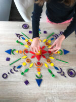 Mandala-Legespiel 1: Kreatives Gestalten mit Fröbel-Materialien – Bild 4