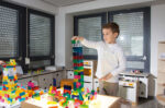 Luxy Leuchtbausteine im Holzkasten: Kreatives Bauen und Farbwahrnehmung – Bild 14