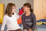 Streichelhandschuhe: Tastsinn, Sprache und soziale Kompetenzen fördern – Bild 4