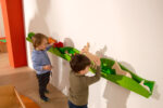 Wandleiste für Spielfiguren – Kulisse für kreative Rollenspiele – Bild 9