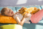 Brando der Hund: Kuscheltier, Handpuppe und Wärmefreund für Geborgenheit – Bild 6