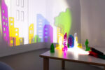 Bunte Lichtstadt: Kreatives Experimentieren mit Licht und Schatten – Bild 4