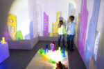 Bunte Lichtstadt: Kreatives Experimentieren mit Licht und Schatten – Bild 13