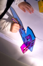 Bunte Lichtstadt: Kreatives Experimentieren mit Licht und Schatten – Bild 25