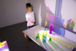 Bunte Lichtstadt: Kreatives Experimentieren mit Licht und Schatten – Bild 32