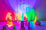 Bunte Lichtstadt: Kreatives Experimentieren mit Licht und Schatten – Bild 38