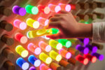 Regenbogen Steckbrett Wand: Kreatives Gestalten mit Farben und Formen – Bild 18