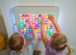 Regenbogen Steckbrett Wand: Kreatives Gestalten mit Farben und Formen – Bild 24