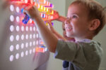 Regenbogen Steckbrett Wand: Kreatives Gestalten mit Farben und Formen – Bild 25