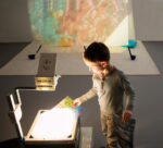 Bewegte Lichtwelten: Projektionsvorhang für immersive Erlebnisse – Bild 13