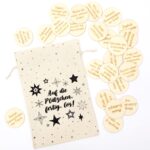 Adventskalender mit Weihnachtsaufgaben auf Holztalern für die Kita