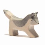 Wolf klein spielend