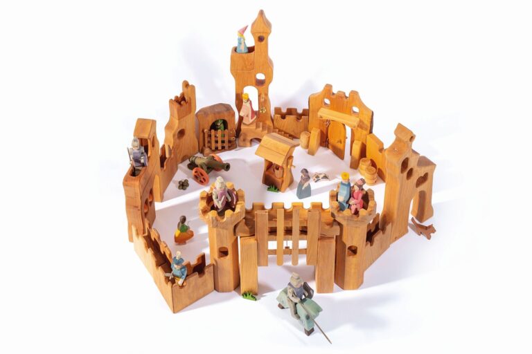 Kanone gross mit 10 Kugeln