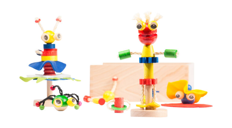 Familie Jubidu Holzkasten – Kreatives Steckspiel für Fantasie und Feinmotorik
